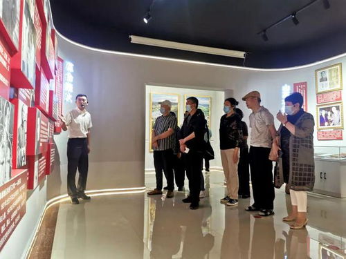 藝術(shù)交流揚(yáng)正氣，警鐘長(zhǎng)鳴守初心——阜新市細(xì)河區(qū)文聯(lián)開展書畫交流與警示教育活動(dòng)紀(jì)實(shí)